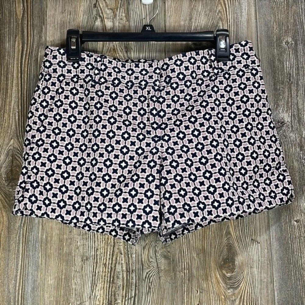 Anne Taylor LOFT Women’s Shorts With Small Pattern Size 8